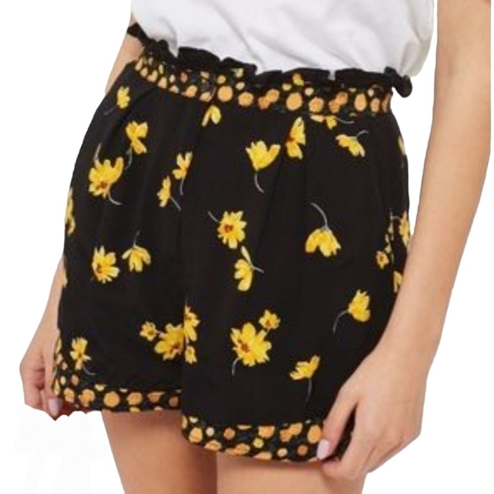 TopShop Black Floral Daisy Print Shorts Size 6 - Picture 4 of 7